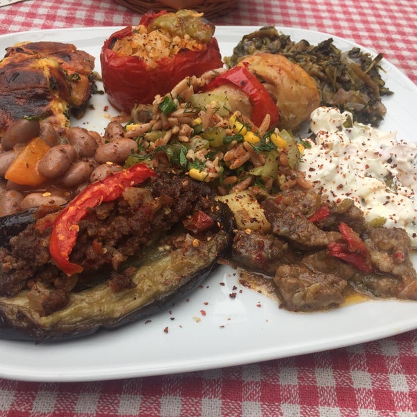 Foto scattata a Küfe Restoran da Fahri Ç. il 7/17/2019