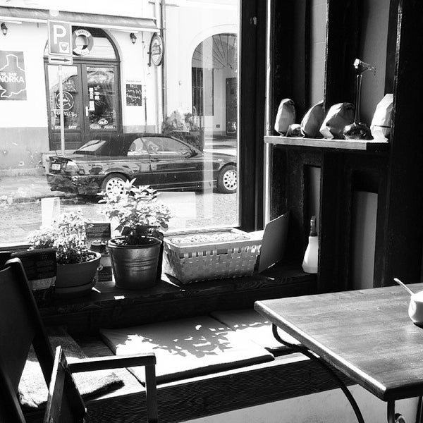 4/4/2014 tarihinde Varvara S.ziyaretçi tarafından Café Na kole'de çekilen fotoğraf