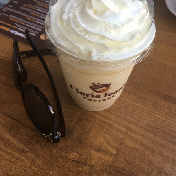 Photo taken at Gloria Jean&#39;s Coffees by M on 5/16/2016