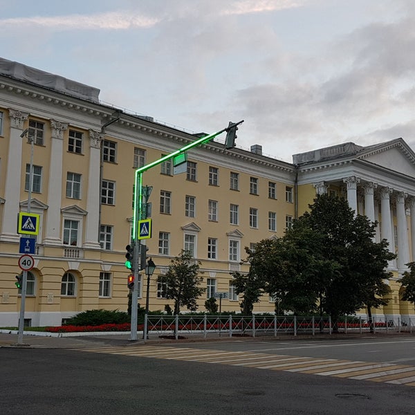 Хим институты. Химический институт кфу. Химический институт им а. Химический институт кфу. Хим корпус кфу казань.