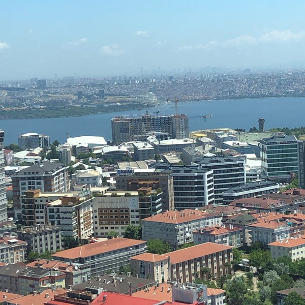 Das Foto wurde bei DoubleTree by Hilton Hotel Istanbul - Avcilar von Sezgin B. am 6/22/2022 aufgenommen