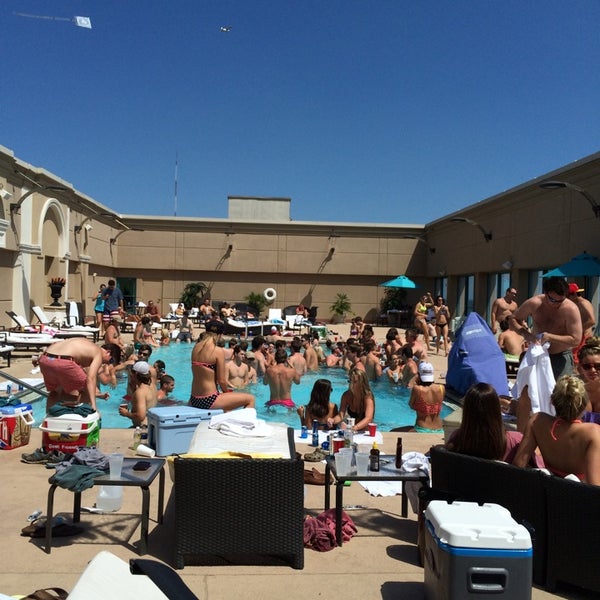 Hyatt Rooftop Pool Downtown Jacksonville 4 tips