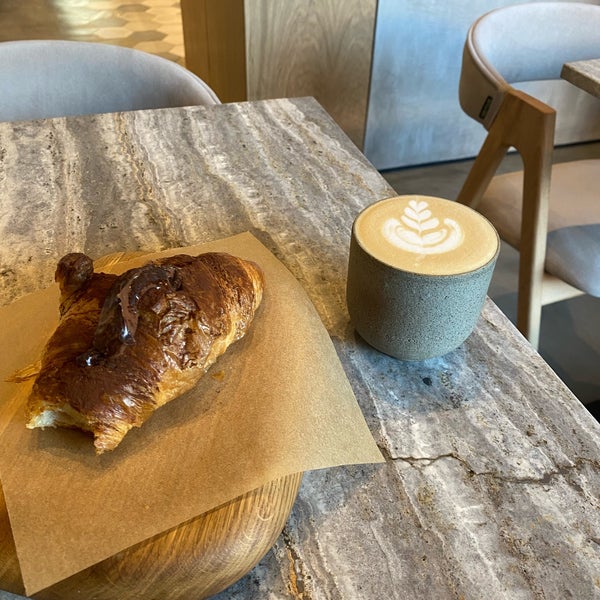 6 am bread kitchen. Улитки на стене садовническая улица. 6 am bread kitchen садовническая ул. 6am bread kitchen садовническая ул 80 фото. 6 am bread kitchen москва.