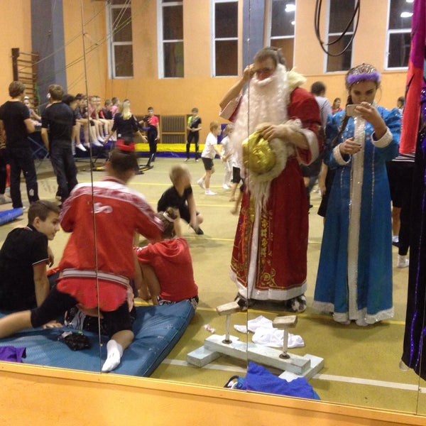 рафкис на выборгском шоссе. рафкис тренера. академия рафкис. акробатика рафкис.