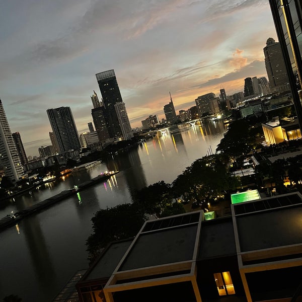 Photo taken at Chatrium Hotel Riverside Bangkok by Ahmad on 7/15/2022