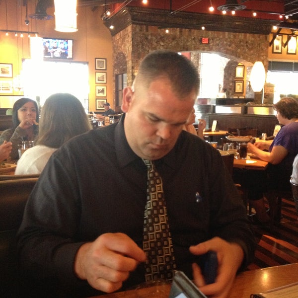Photo taken at BJ&#39;s Restaurant &amp; Brewhouse by Everett R. on 4/15/2013