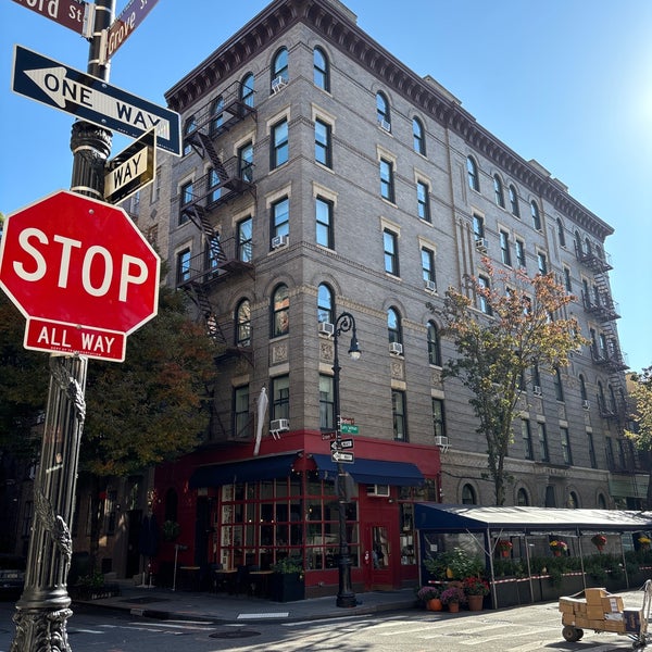 Friends Apartment Building - Arts and Entertainment in New York