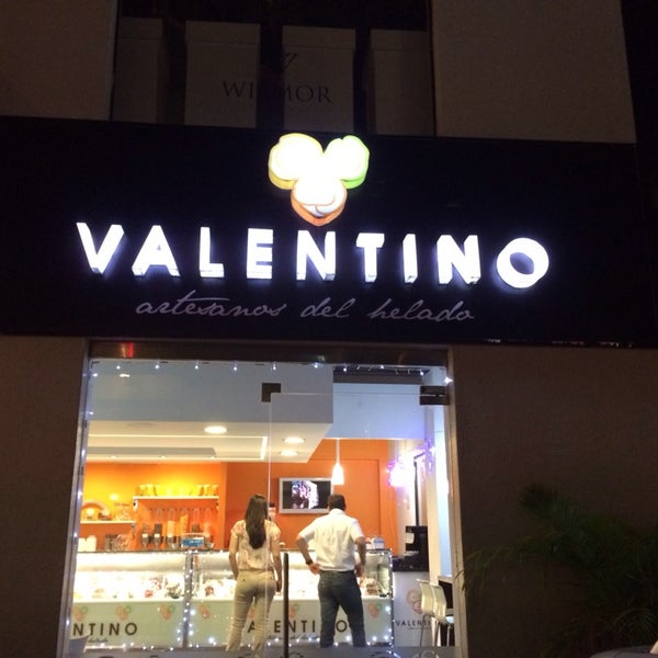 12/7/2013 tarihinde Restaurante.com.do T.ziyaretçi tarafından Valentino'de çekilen fotoğraf