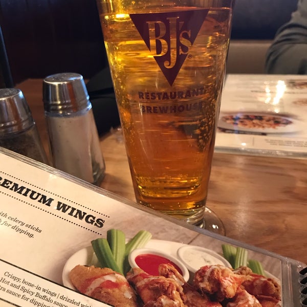 Photo taken at BJ&#39;s Restaurant &amp; Brewhouse by Ron D. on 2/20/2019