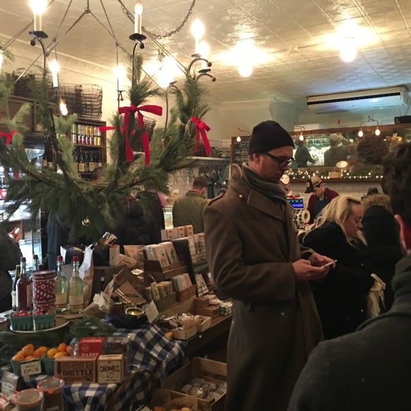 12/20/2015 tarihinde Nicholas D.ziyaretçi tarafından Campbell Cheese &amp; Grocery'de çekilen fotoğraf