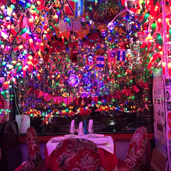 11/29/2016 tarihinde Nicholas D.ziyaretçi tarafından Panna II Garden Indian Restaurant'de çekilen fotoğraf