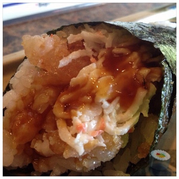 3/13/2014 tarihinde Justin J.ziyaretçi tarafından Simply Sushi'de çekilen fotoğraf