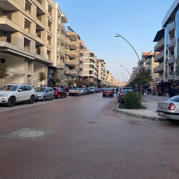 Foto tomada en Çınarlı Caddesi  por Mustafa A. el 1/26/2020