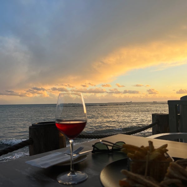 Photo prise au La Isla Beach Bar Restaurant par Nicolas le11/19/2023