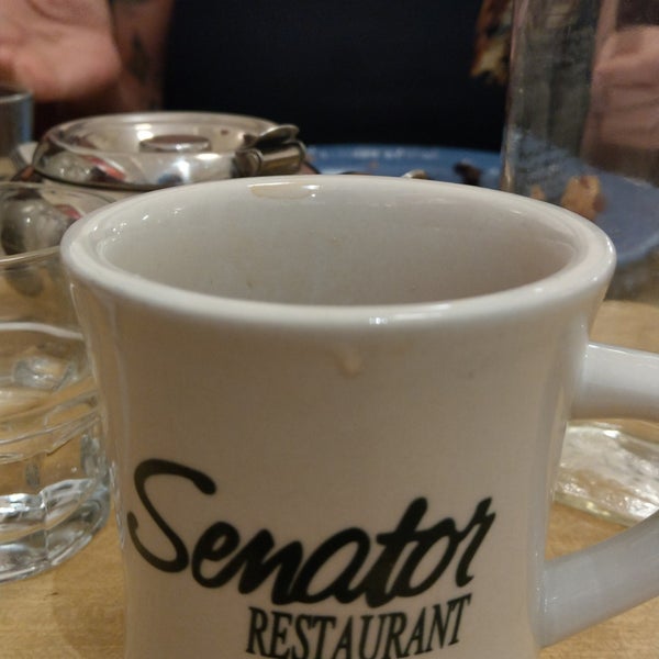 Снимок сделан в The Senator Restaurant пользователем Melissa J. 6/8/2019