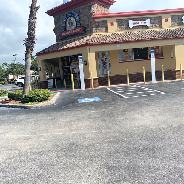 Royal Pets Market and Pet Resort Pet Supplies Store in St Petersburg