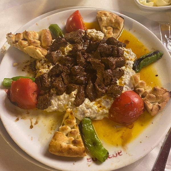 Снимок сделан в Ağababa Döner &amp; Yemek Restaurant пользователем Çağdaş 8/6/2021