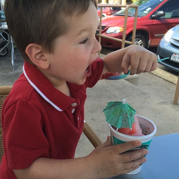Photo taken at Bahama Buck&#39;s by Cameron G. on 5/10/2014