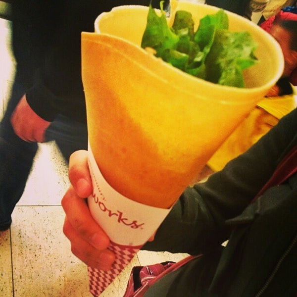 Crepe Works Edmonton'da Yemek Alanı