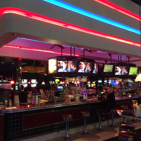 Photo taken at Dave &amp; Buster&#39;s by Volkan on 6/3/2016