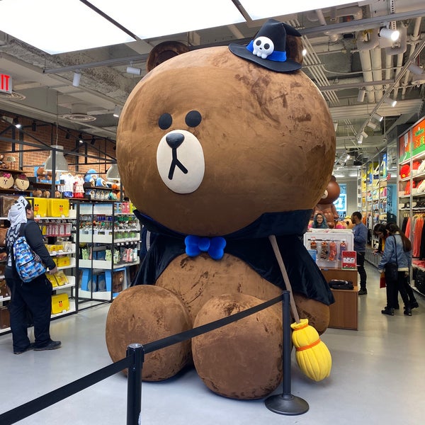 10/31/2019 tarihinde Stephen M.ziyaretçi tarafından LINE Friends Store'de çekilen fotoğraf