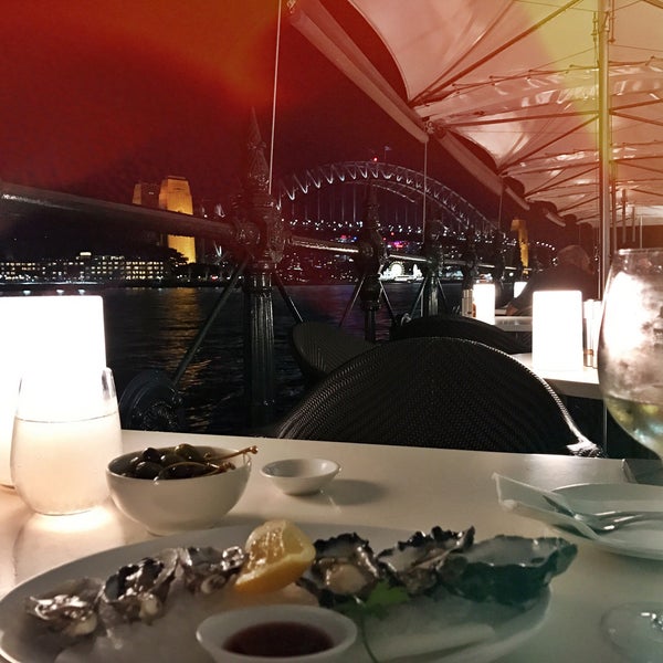 Foto diambil di Sydney Cove Oyster Bar oleh Фрося Б. pada 12/6/2016