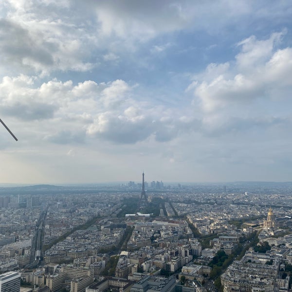 9/21/2021 tarihinde Karolien B.ziyaretçi tarafından Observatoire Panoramique de la Tour Montparnasse'de çekilen fotoğraf