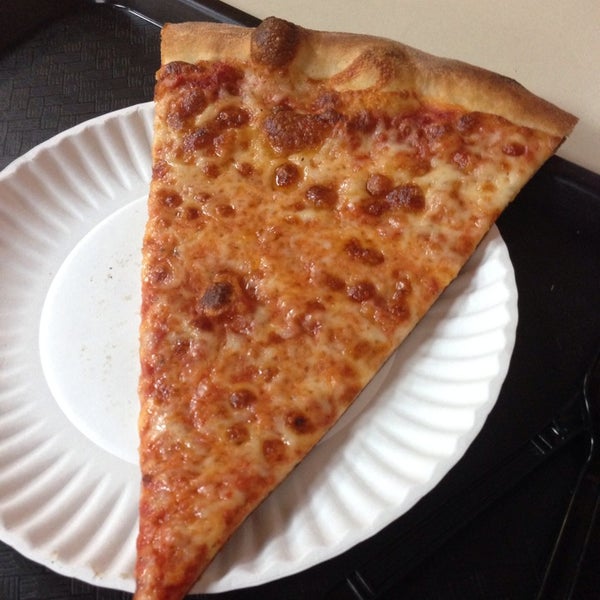 Photo taken at Giuseppe&#39;s Pizza by Jen S. on 6/1/2014
