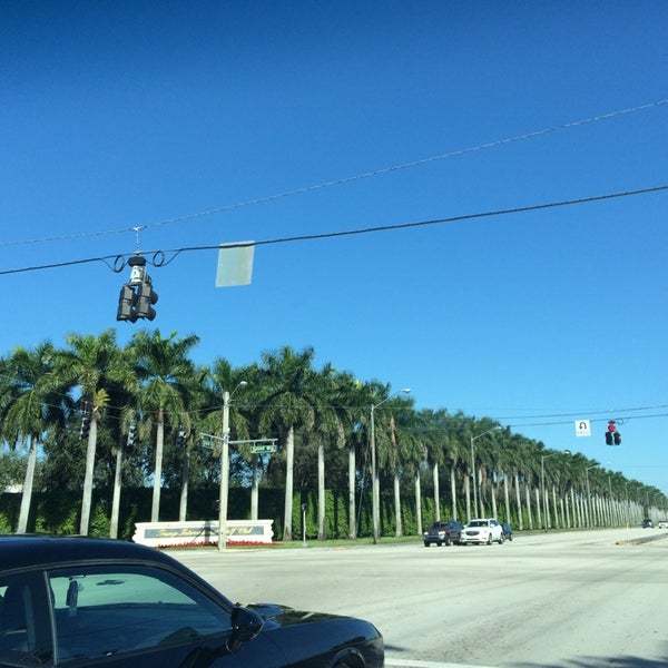 11/13/2014 tarihinde Tori A.ziyaretçi tarafından Trump International Golf Club, West Palm Beach'de çekilen fotoğraf