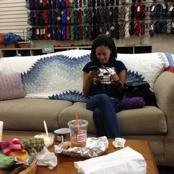 8/9/2013にAmanda K.がCloverhill Yarn Shopで撮った写真
