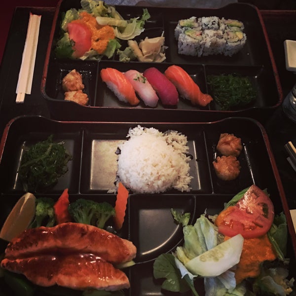 Foto diambil di Hana Sushi oleh Albert T. pada 11/22/2015