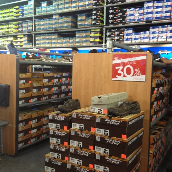 skechers outlet jamaica ave
