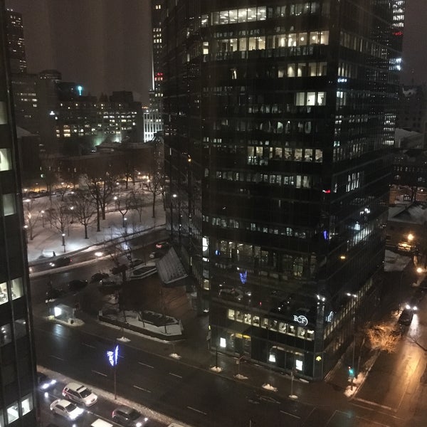 Photo prise au Le Centre Sheraton Montreal Hotel par Furkan A. le1/20/2018
