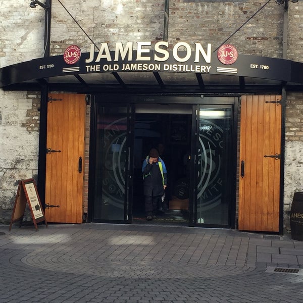 Das Foto wurde bei Jameson Distillery Bow St. von Simon am 2/10/2016 aufgenommen