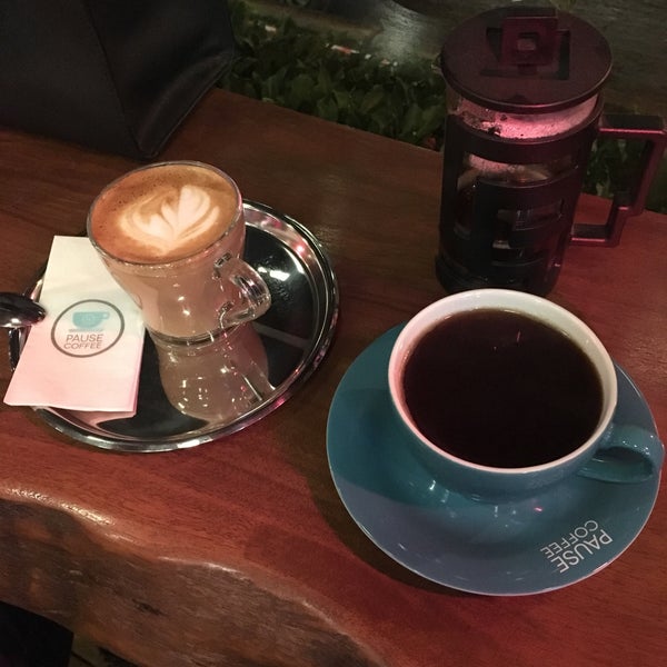 11/5/2016 tarihinde Özlem D.ziyaretçi tarafından Double Pause Coffee'de çekilen fotoğraf