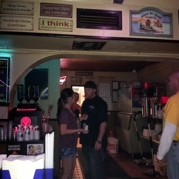 Foto tirada no(a) Roadside Tavern por Dottie R. em 3/9/2013