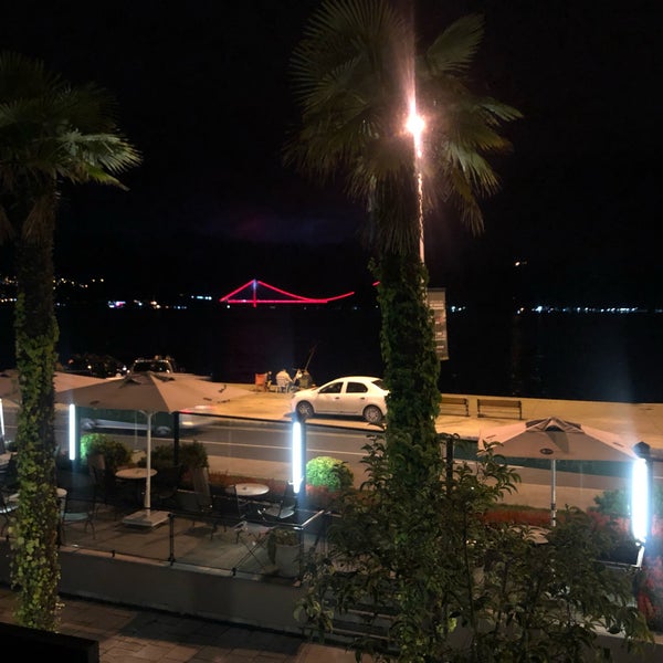 Das Foto wurde bei The Central Palace Bosphorus von Jını B. am 10/5/2019 aufgenommen