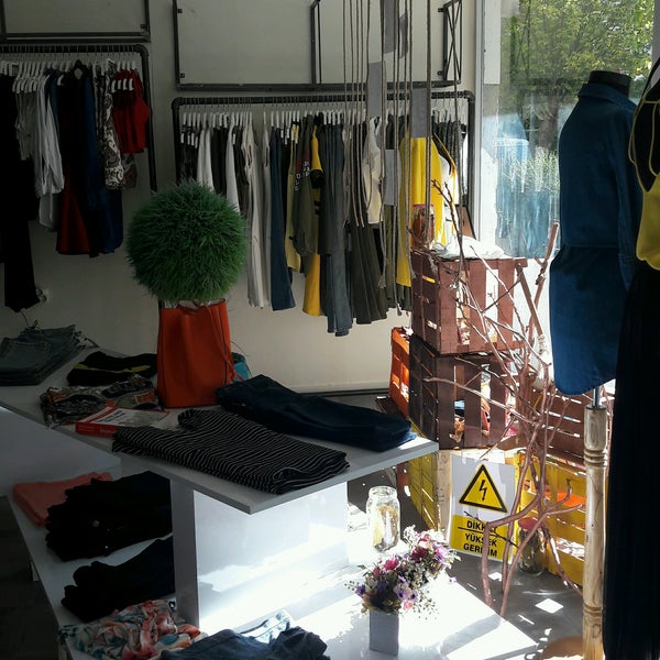 Fotos en La Donna Boutique - Degirmiçem Mah Özgürlük CAD. Sedef Apt Altı  Gazimuhtar
