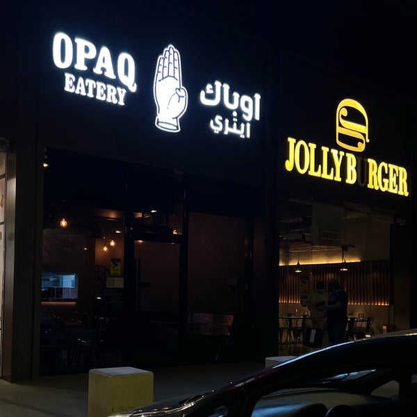 รูปภาพถ่ายที่ OPAQ Eatery โดย Faisal M. เมื่อ 3/30/2022