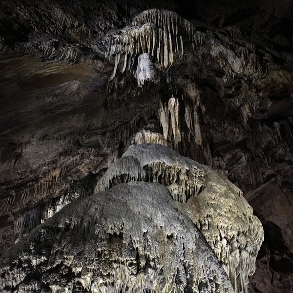 Das Foto wurde bei Le Domaine des Grottes de Han / Het Domein van de Grotten van Han von Justine V. am 8/5/2019 aufgenommen