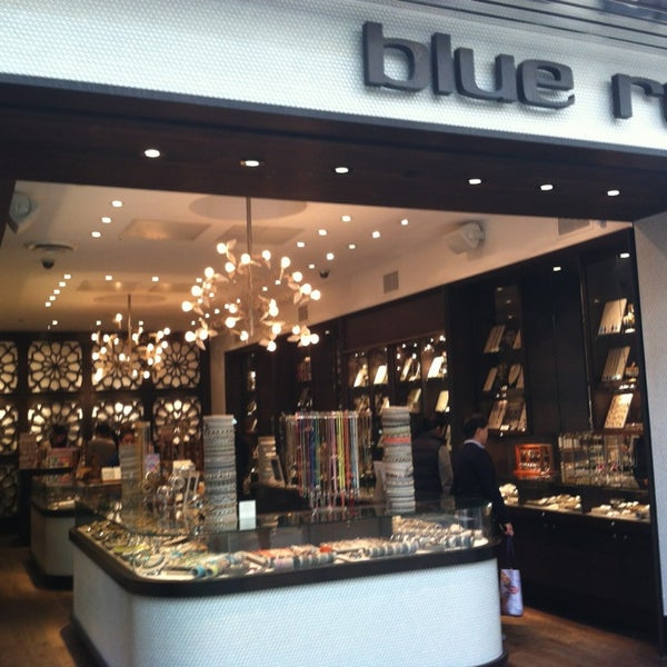 Jewelry store store oakridge mall