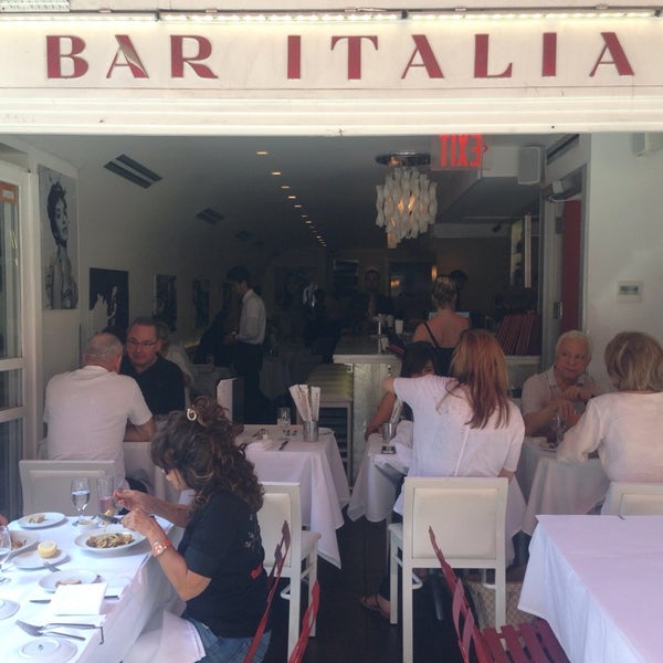 6/29/2014 tarihinde Justin L.ziyaretçi tarafından Bar Italia'de çekilen fotoğraf