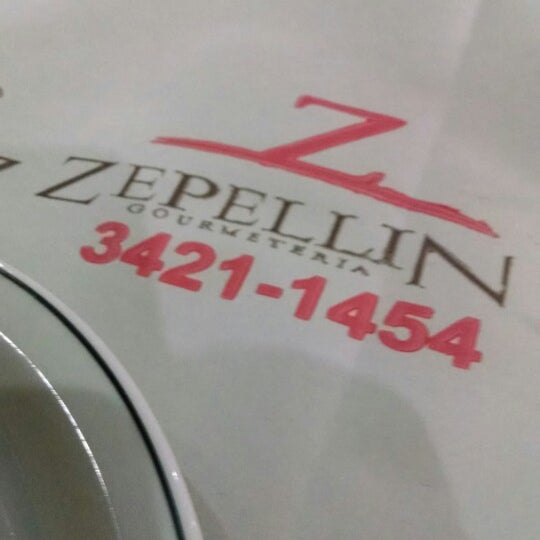 รูปภาพถ่ายที่ Zepellin Gourmeteria โดย Laura J. เมื่อ 5/11/2014