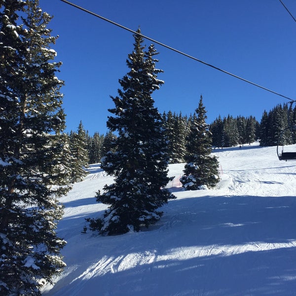 Foto tirada no(a) Ski Cooper / Chicago Ridge por Steve H. em 2/6/2016