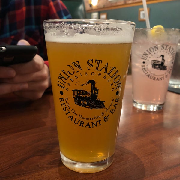 5/16/2018 tarihinde Vynziyaretçi tarafından Union Station Restaurant &amp; Bar'de çekilen fotoğraf