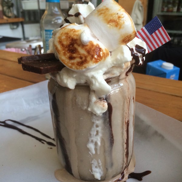 The milkshakes are to die for!  Happiness in a glass!  As bourbon to the Mississippi mudpie for the real deal.