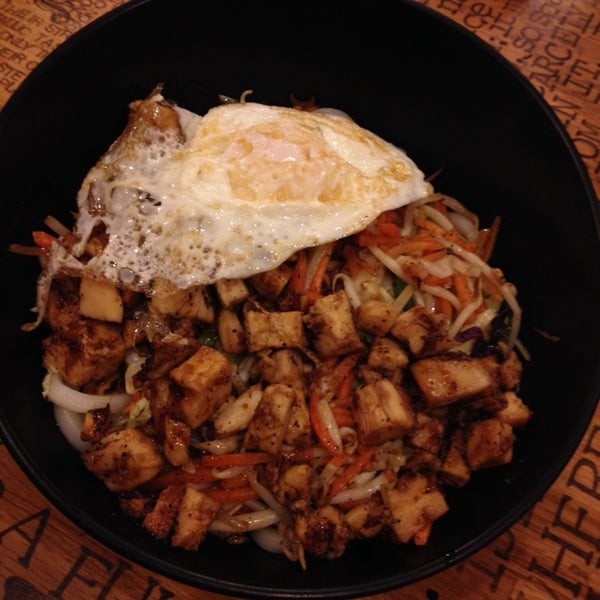 รูปภาพถ่ายที่ B.B.Bop Seoul Kitchen โดย Cynthia J. เมื่อ 1/25/2014