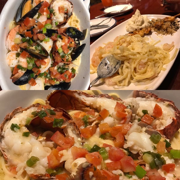 Photo taken at Red Lobster by Lola B. on 11/12/2016