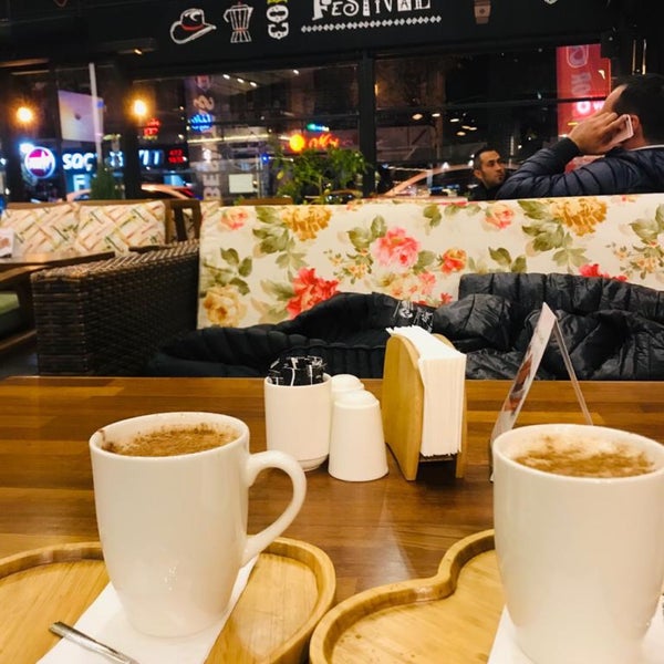 Foto diambil di Yuba Cafe&amp;Restoran, Patisserie oleh Muhammet Sapak pada 11/18/2019