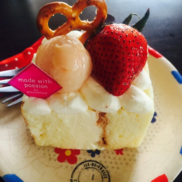 Foto tirada no(a) Passion Food Cafe &amp; Bakery por 🍀Jessie Agnes Ng🌟 黄. em 3/20/2016